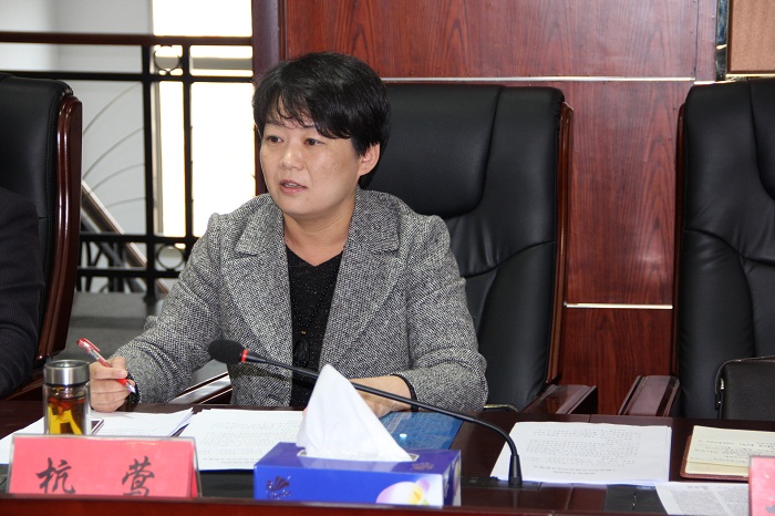 县委副书记、县人民政府县长杭莺参加调研座谈.JPG
